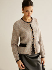 Çok Amaçlı Kontrast Kenarlı Düğmeli Hırka