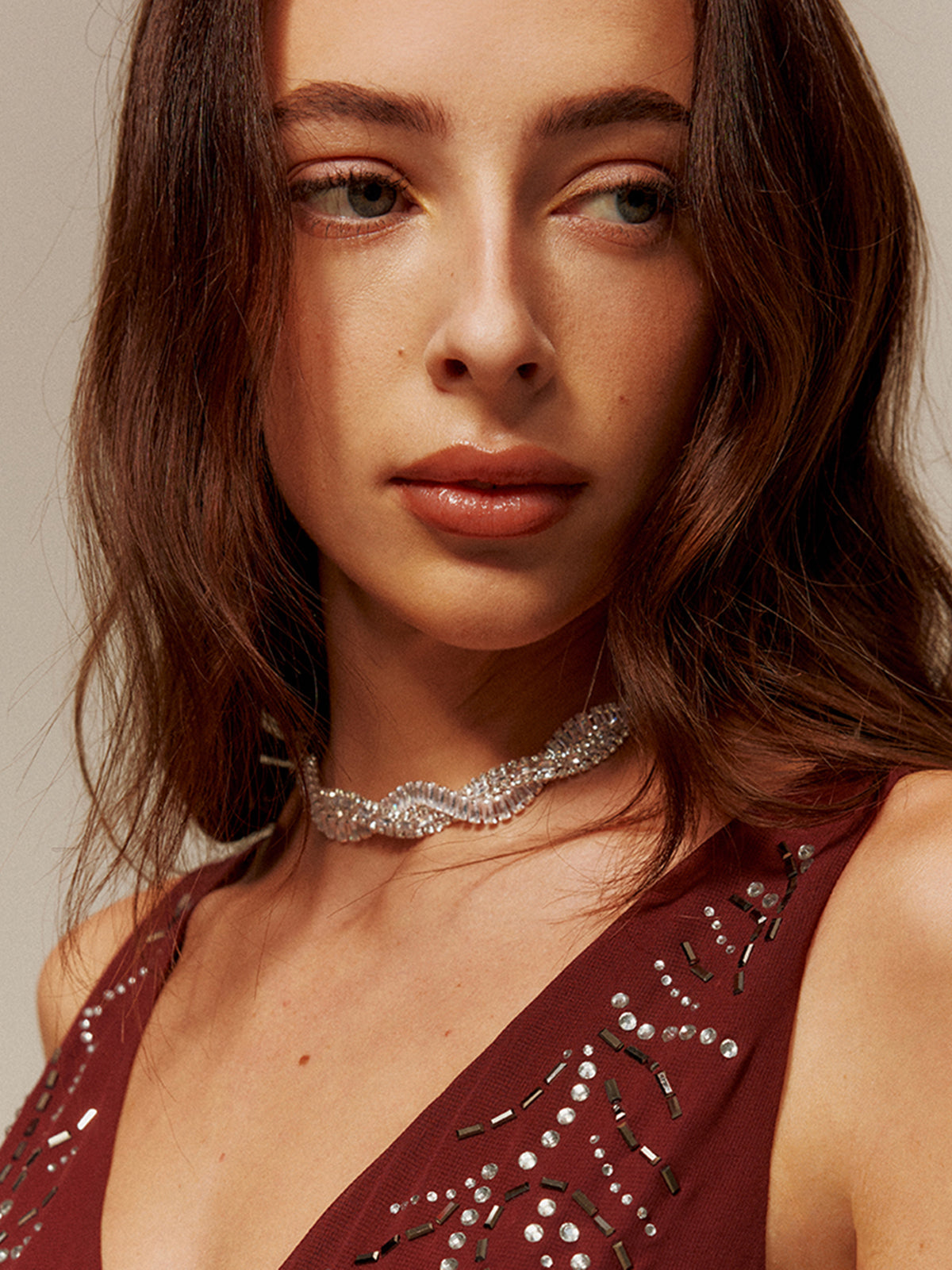 Yapay Elmas Bükümlü Choker Kolye