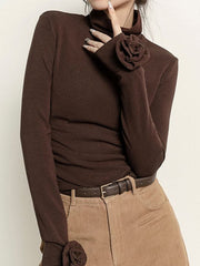 Plise Yaka Üç Boyutlu Çiçekli Dar Tişört