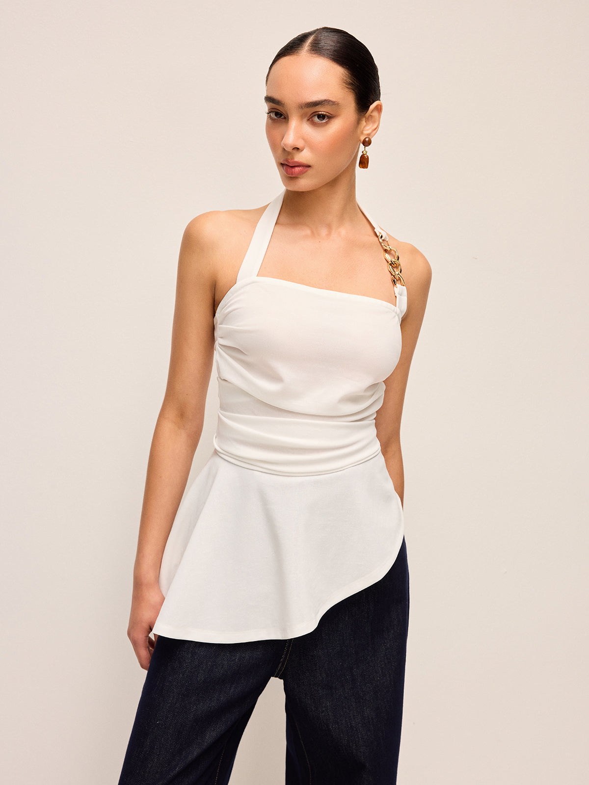 Zincir Detaylı Halter Yaka Peplum Üst