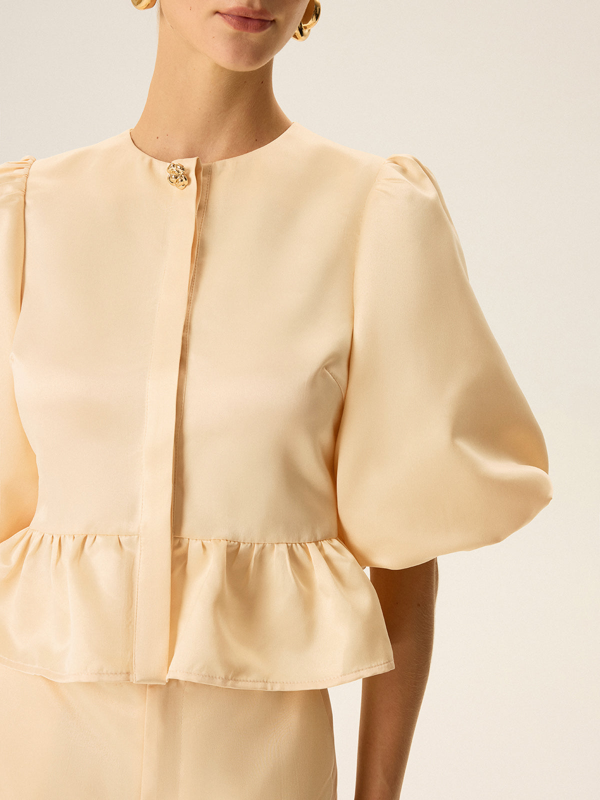 Puf Kollu Peplum Üst Ve Şort Takımı