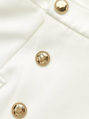 Asimetrik Düğmeli Dekorlu Cepli Kısa Etek