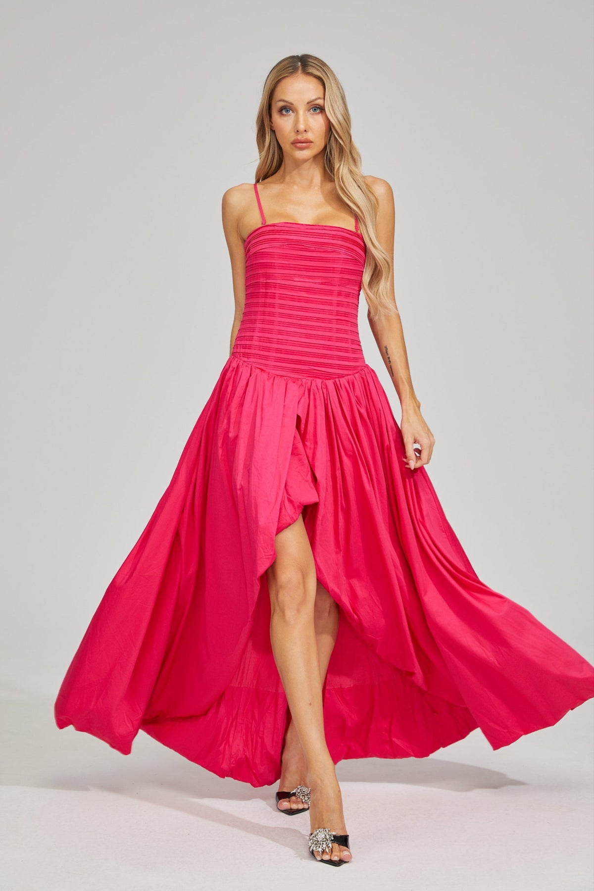 Pembe Pileli Straplez Maxi Elbise