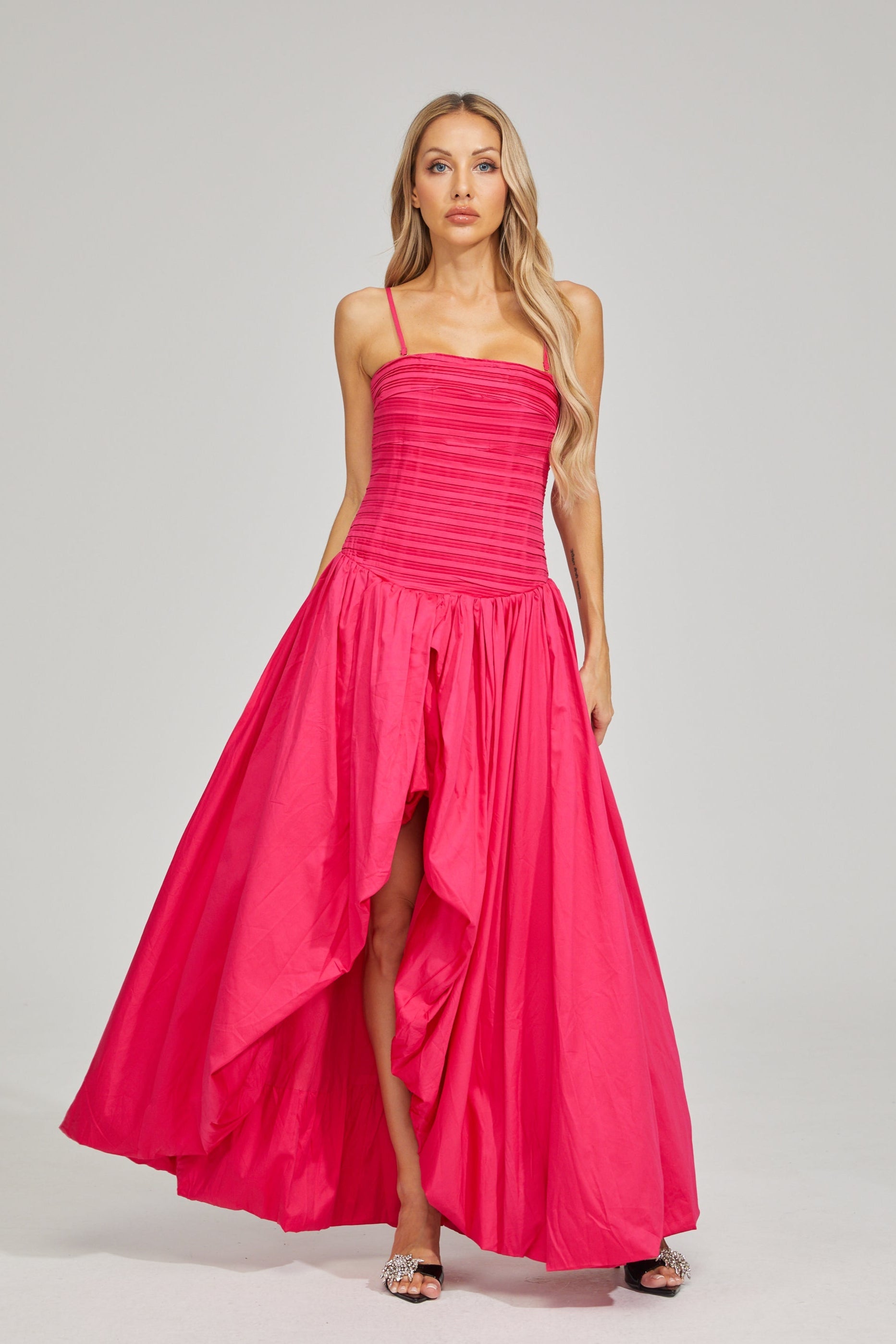 Pembe Pileli Straplez Maxi Elbise