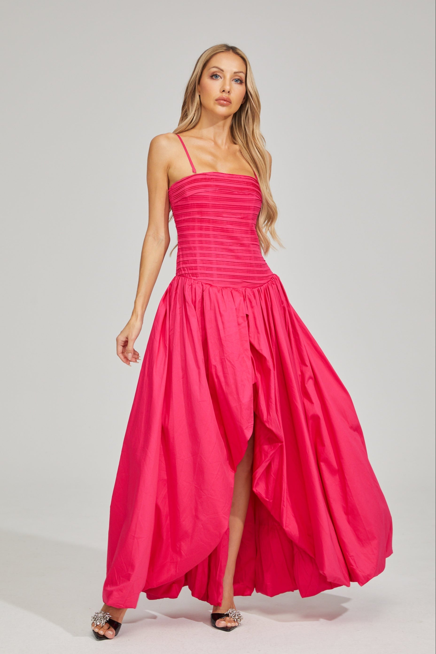 Pembe Pileli Straplez Maxi Elbise