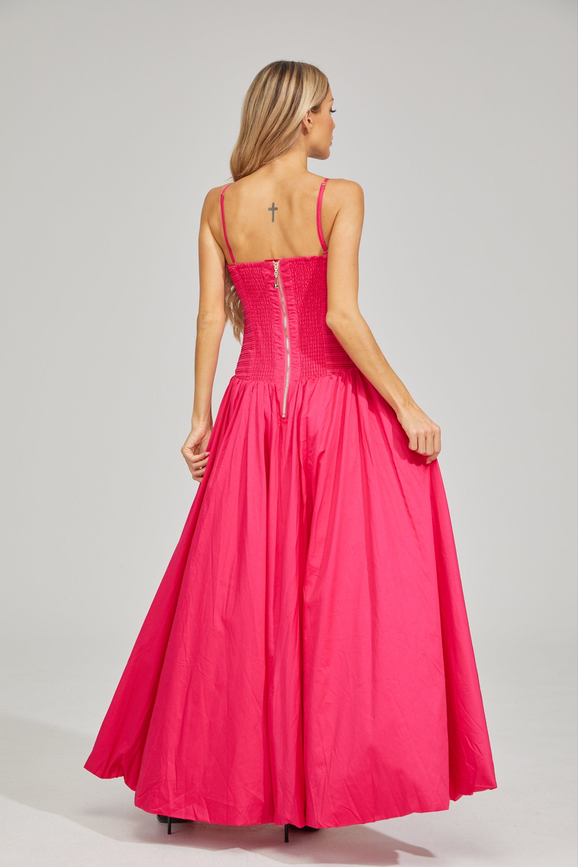 Pembe Pileli Straplez Maxi Elbise