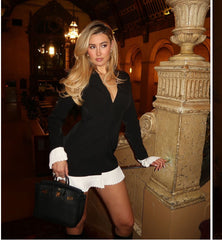 V Yaka İki Renkli Plise Düğmeli Elbise