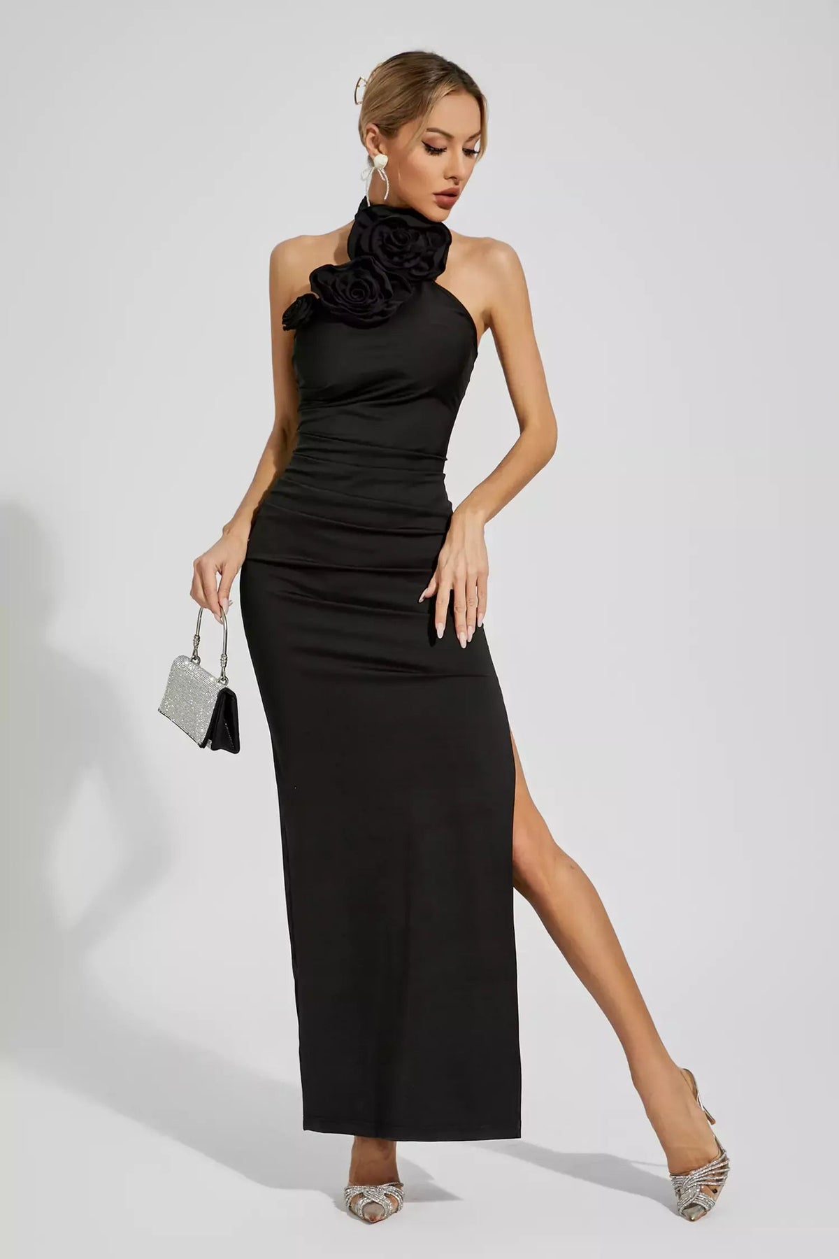 Natalie Siyah Çiçekli Fırfırlı Halter Maxi Elbisesi