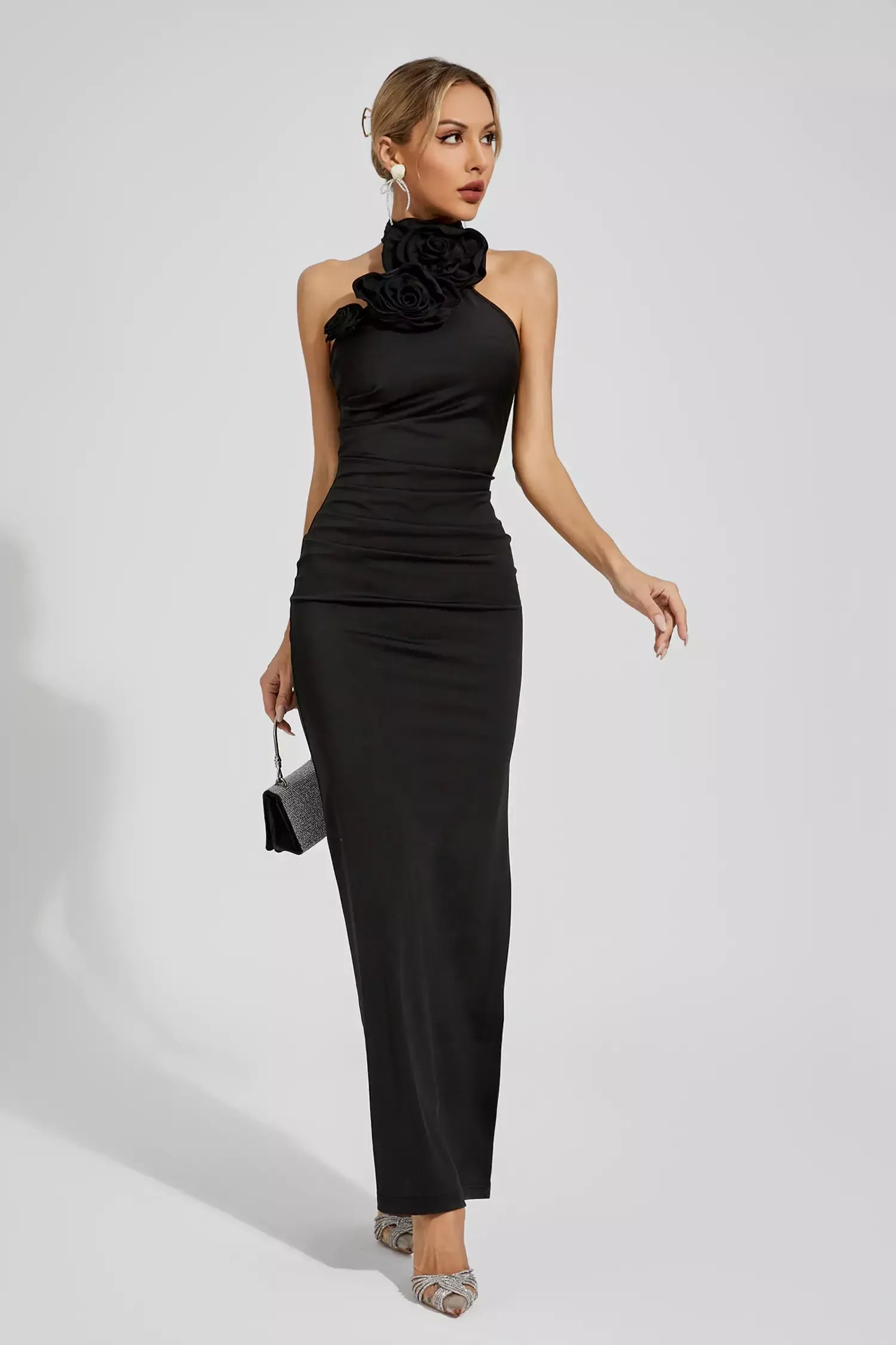 Natalie Siyah Çiçekli Fırfırlı Halter Maxi Elbisesi