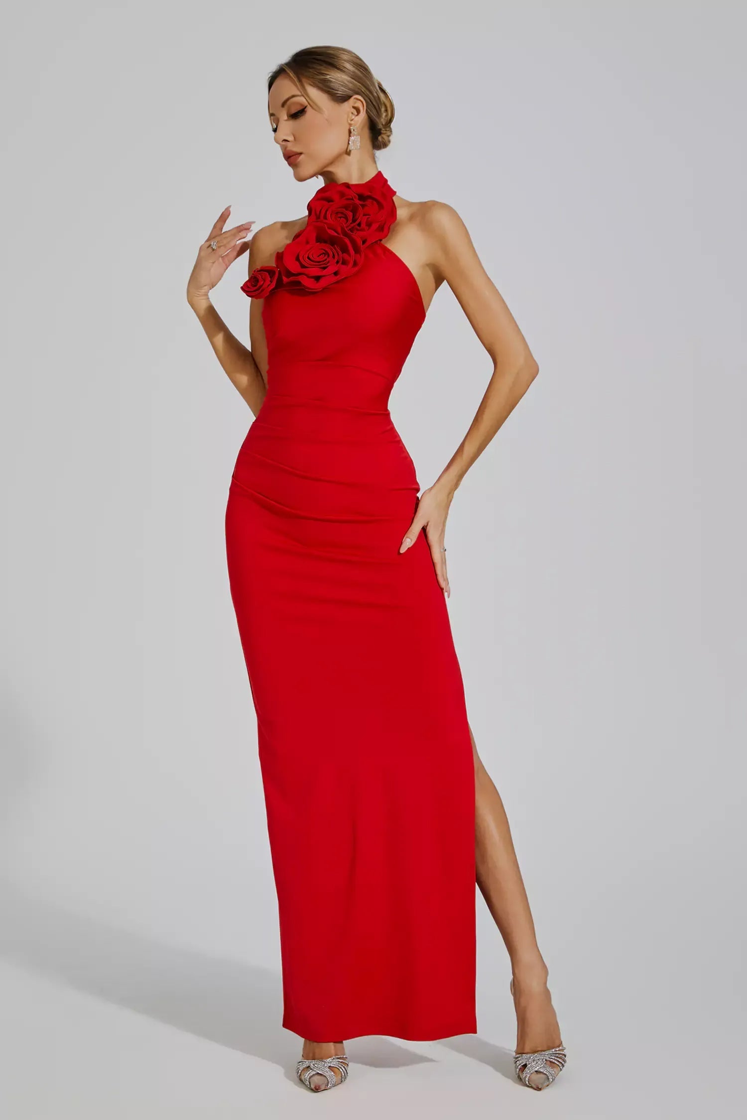 Natalie Siyah Çiçekli Fırfırlı Halter Maxi Elbisesi