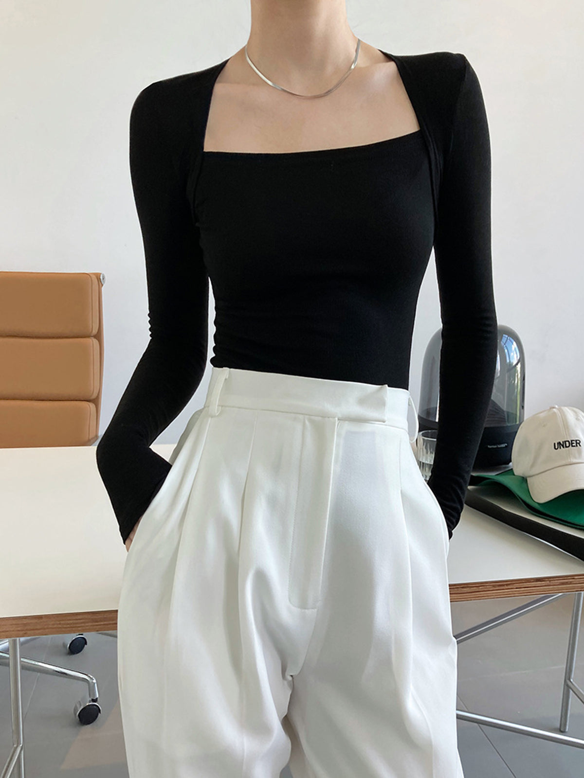 Kare Yaka Uzun Kollu Gömlek