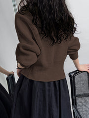 Parçalı Desenli V-Yaka Düğmeli Kazak