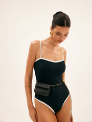 Altın Top Zincirli Çanta