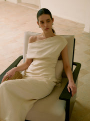 Asimetrik Yaka Tek Omuzlu Dökümlü Tişört