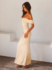 Asimetrik Omuz Volanlı Saten Elbise