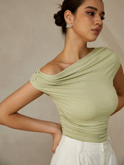 Kolsuz Asimetrik Yaka Tişört