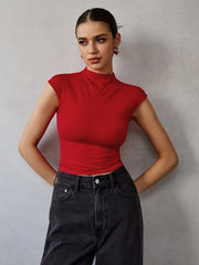 Yüksek Yaka Kısa Kollu Tişört