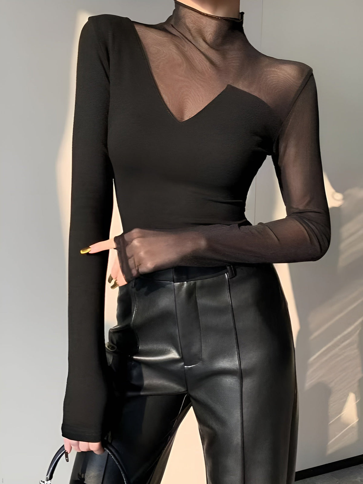 Asimetrik Şeffaf Ağlı Tişört