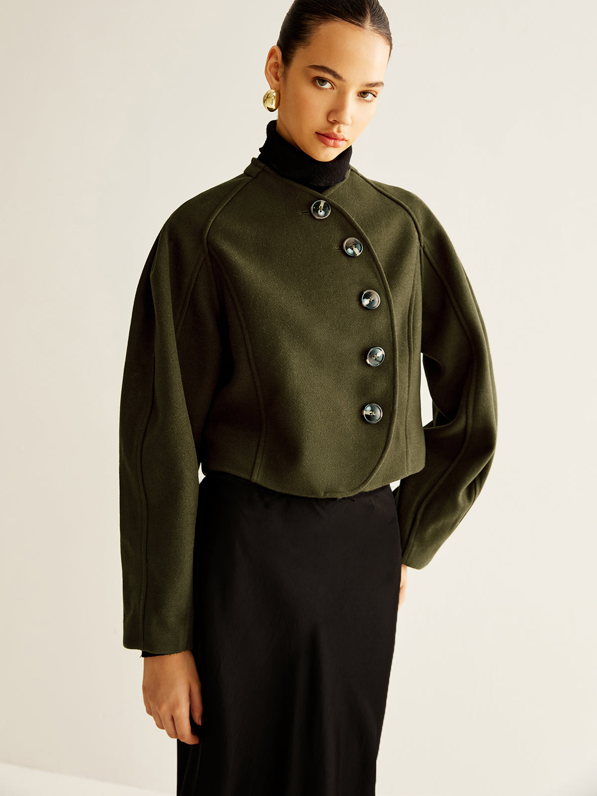 Asimetrik Düğmeli Kısa Palto