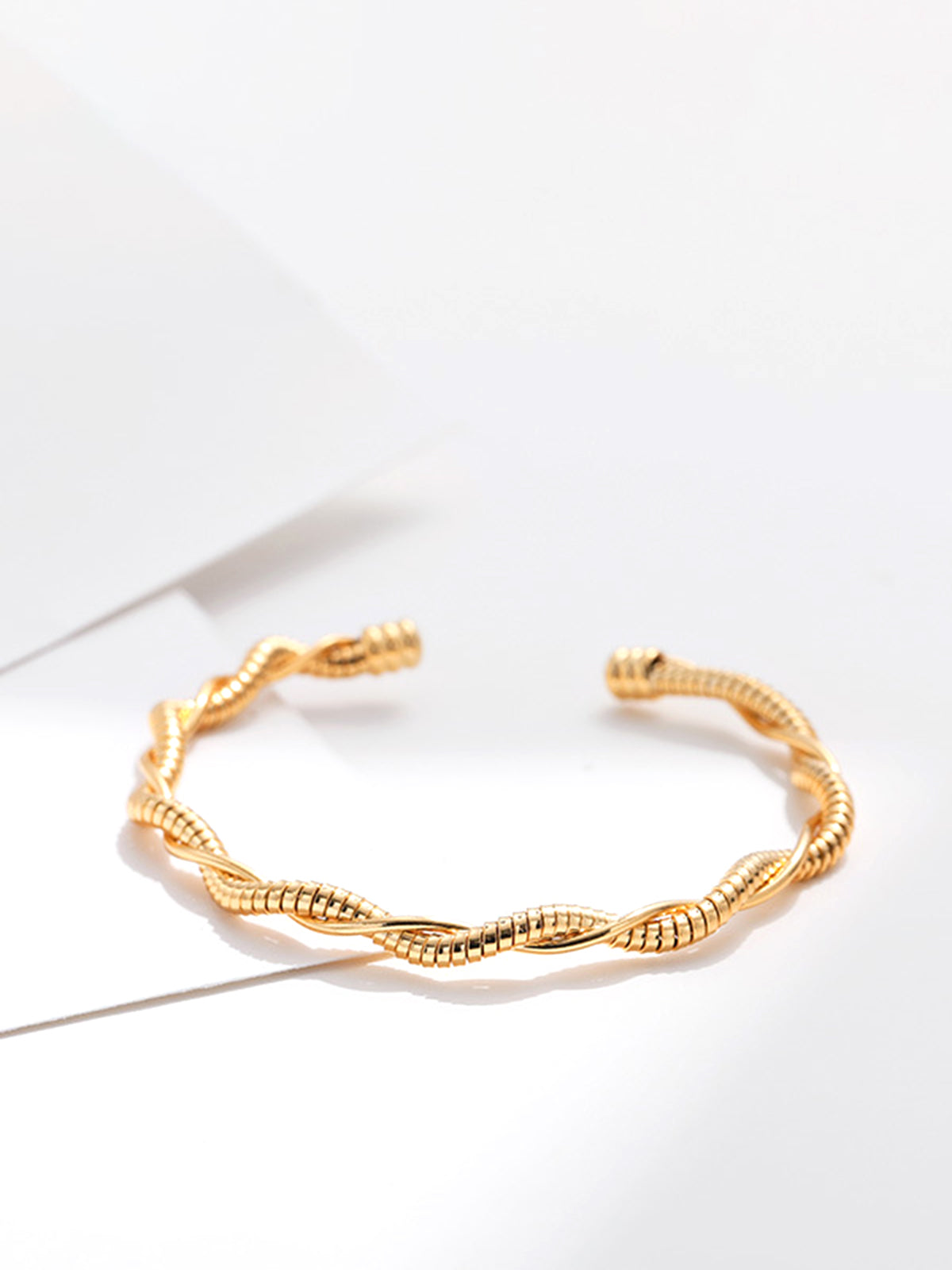 Minimalist Twist Açık Bileklik