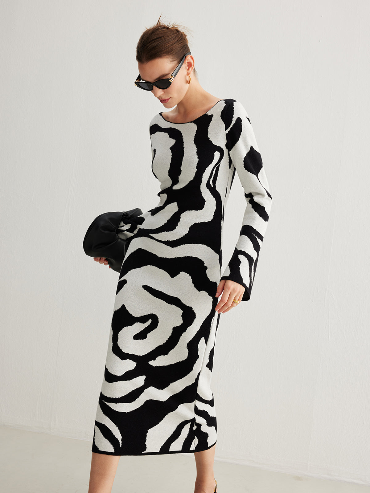 Zebra Desenli Kolları Sarkan Kazak Elbise
