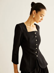 Yırtmaçlı Kare Yaka Düğmeli Bluz
