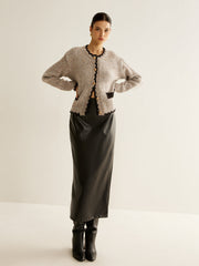 Çok Amaçlı Kontrast Kenarlı Düğmeli Hırka