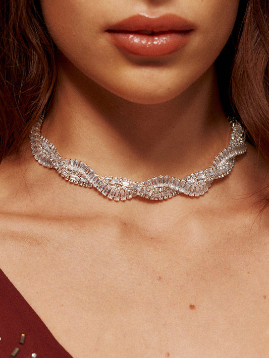 Yapay Elmas Bükümlü Choker Kolye
