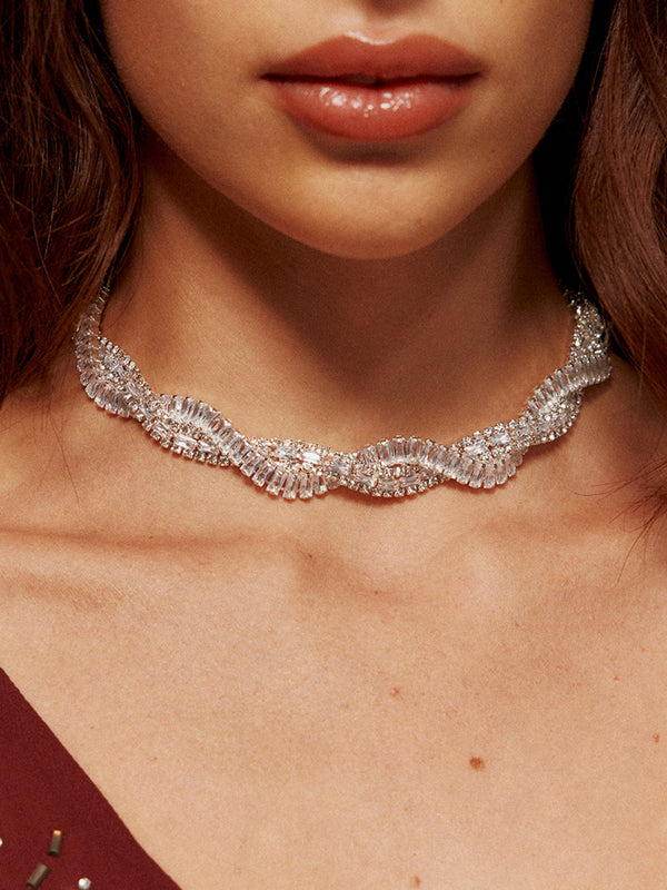 Yapay Elmas Bükümlü Choker Kolye