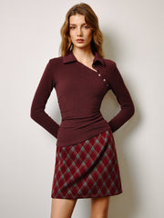 Asimetrik Düğmeli Dar Yaka Tişört