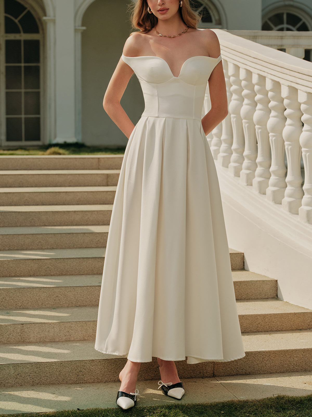 Asimetrik Kalp Yaka Pileli Elbise