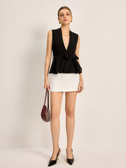 Kemerli V-Yakalı Kolsuz Bluz