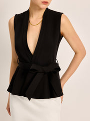 Kemerli V-Yakalı Kolsuz Bluz