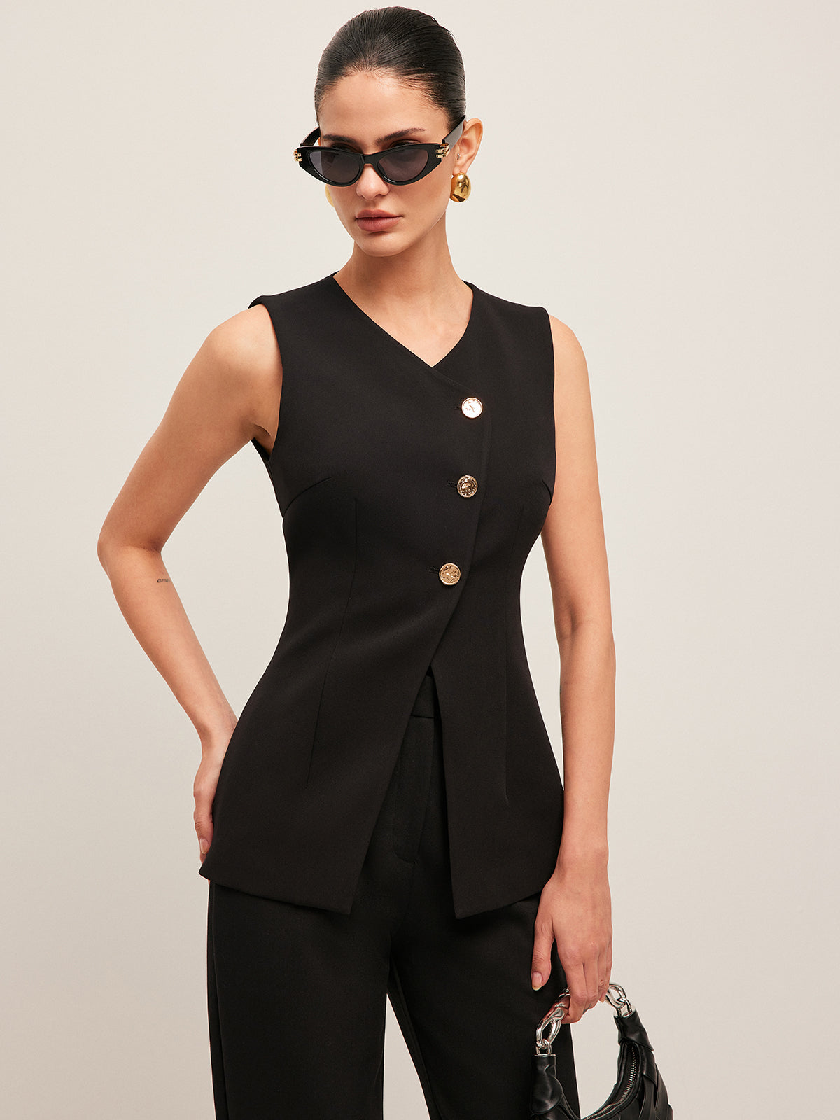 Düğme Detaylı V Yaka Yelek