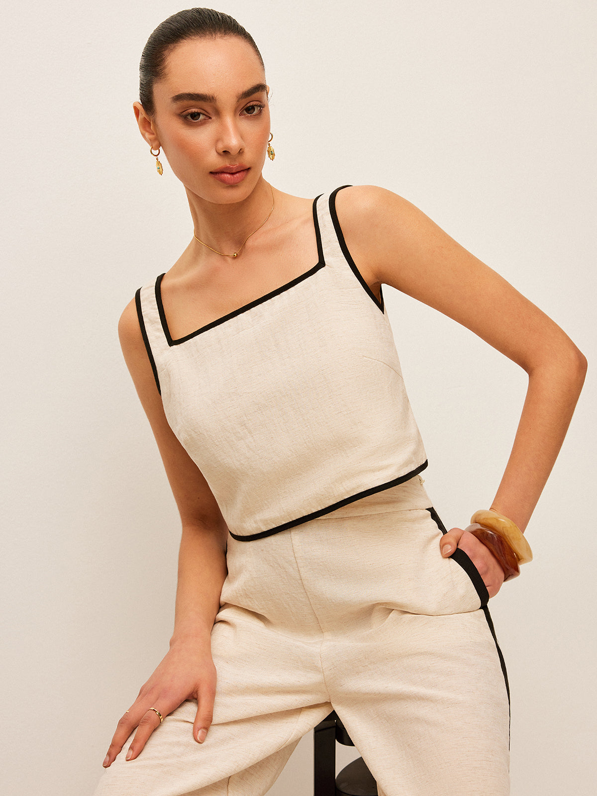 Pamuk-Keten Atlet Kare Yaka Kontrast Kenarlı