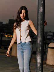 Kabuk Düğmeli Detaylı Kolsuz Üst