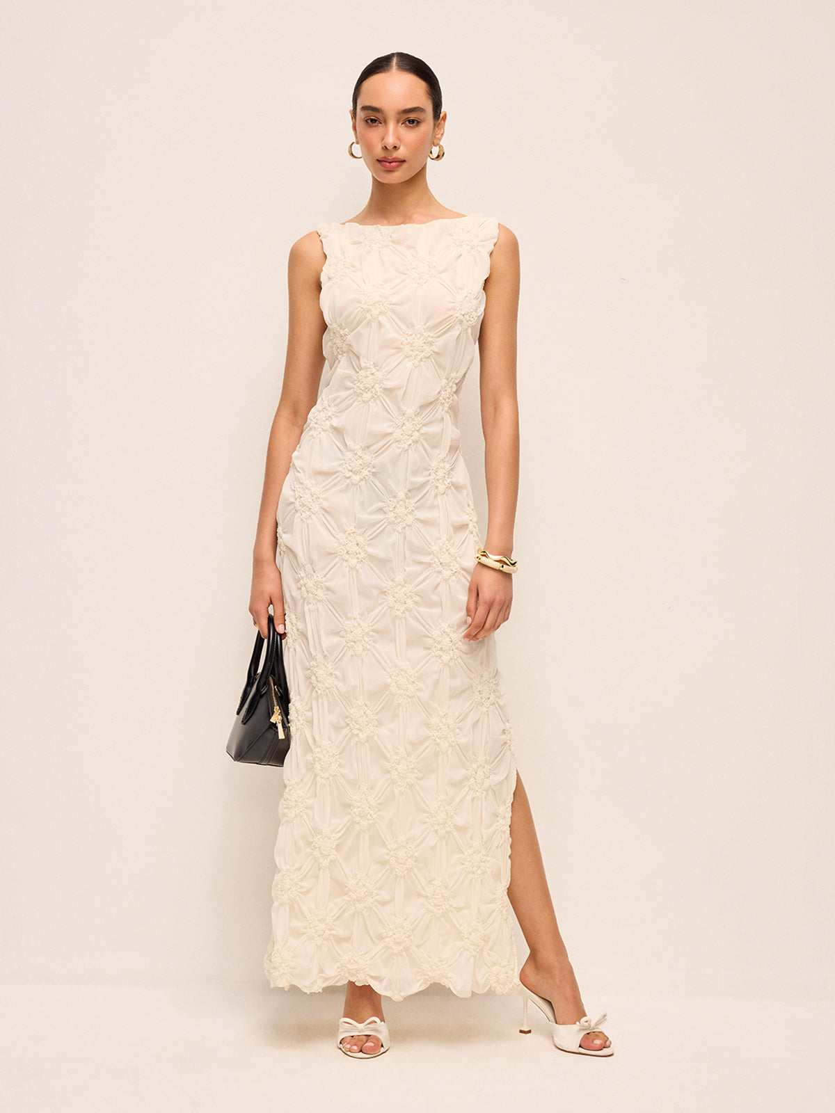 Şık Nakışlı Yırtmaçlı Maxi Elbise