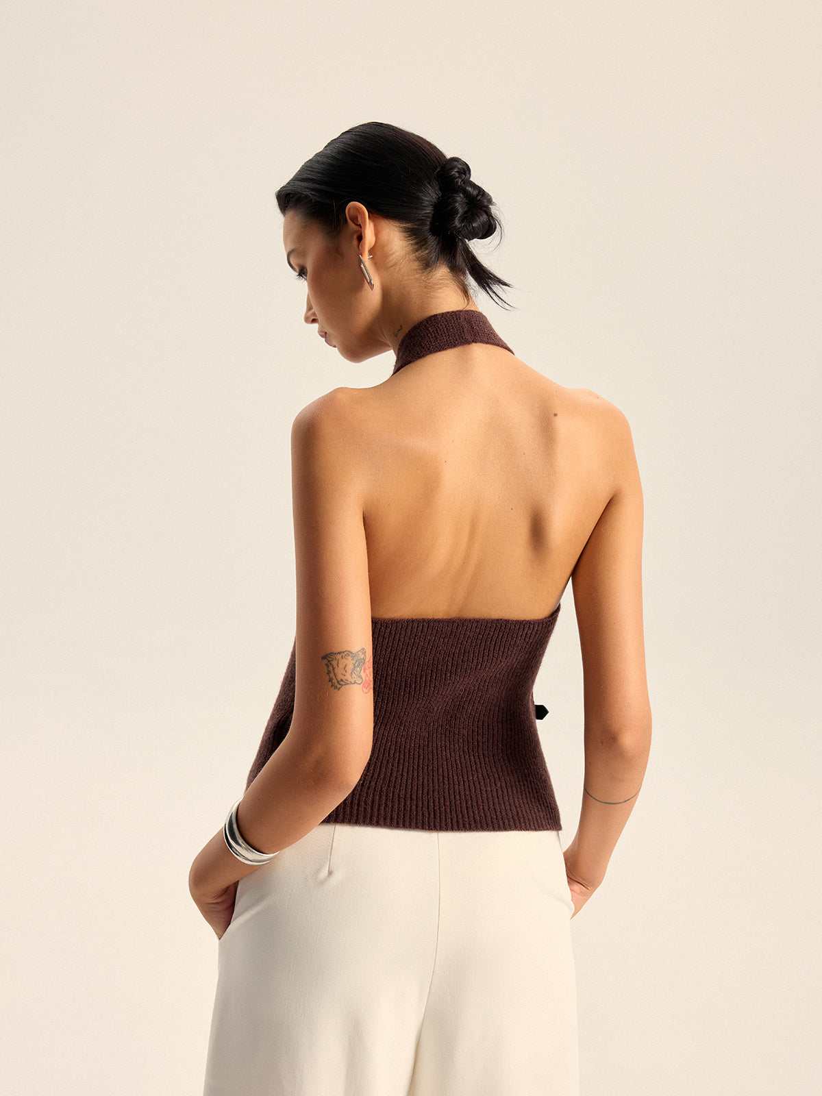 Halter Yaka Sırtı Açık Örgü Üst