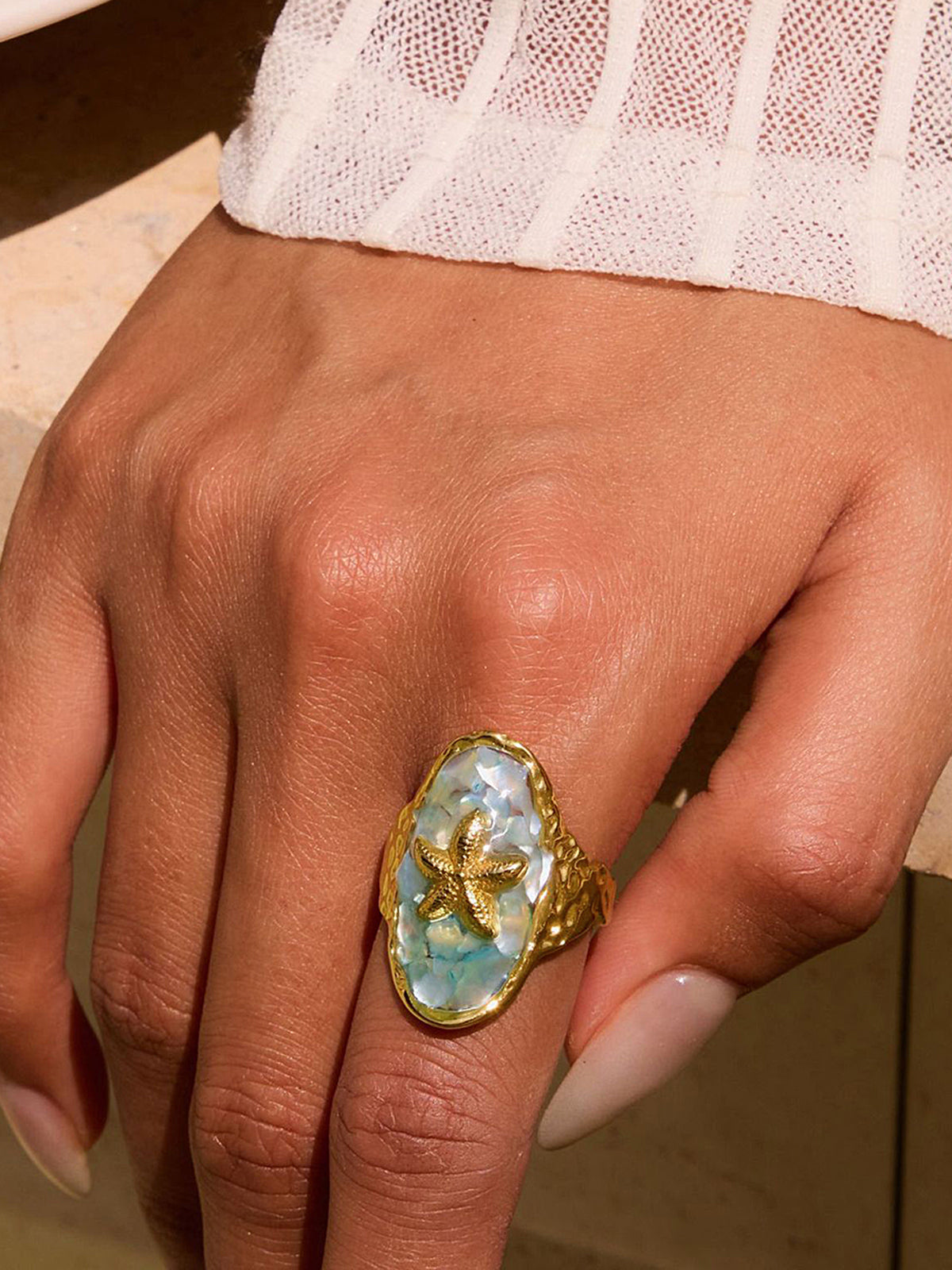 Altın Yıldızlı Deniz Kabuğu Yüzüğü