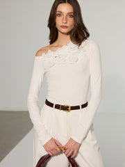 Asimetrik Omuzlu 3D Çiçekli Tişört