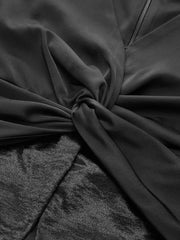 Kıvrımlı Ön Detaylı Yakasız Bluz