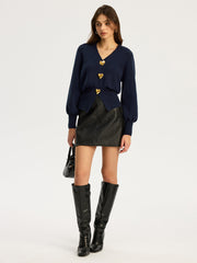 Kalp Motifli Metalik Düğmeli V-Yaka Hırka