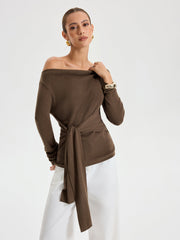 Geniş Yaka Asimetrik Bluz