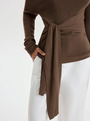 Geniş Yaka Asimetrik Bluz